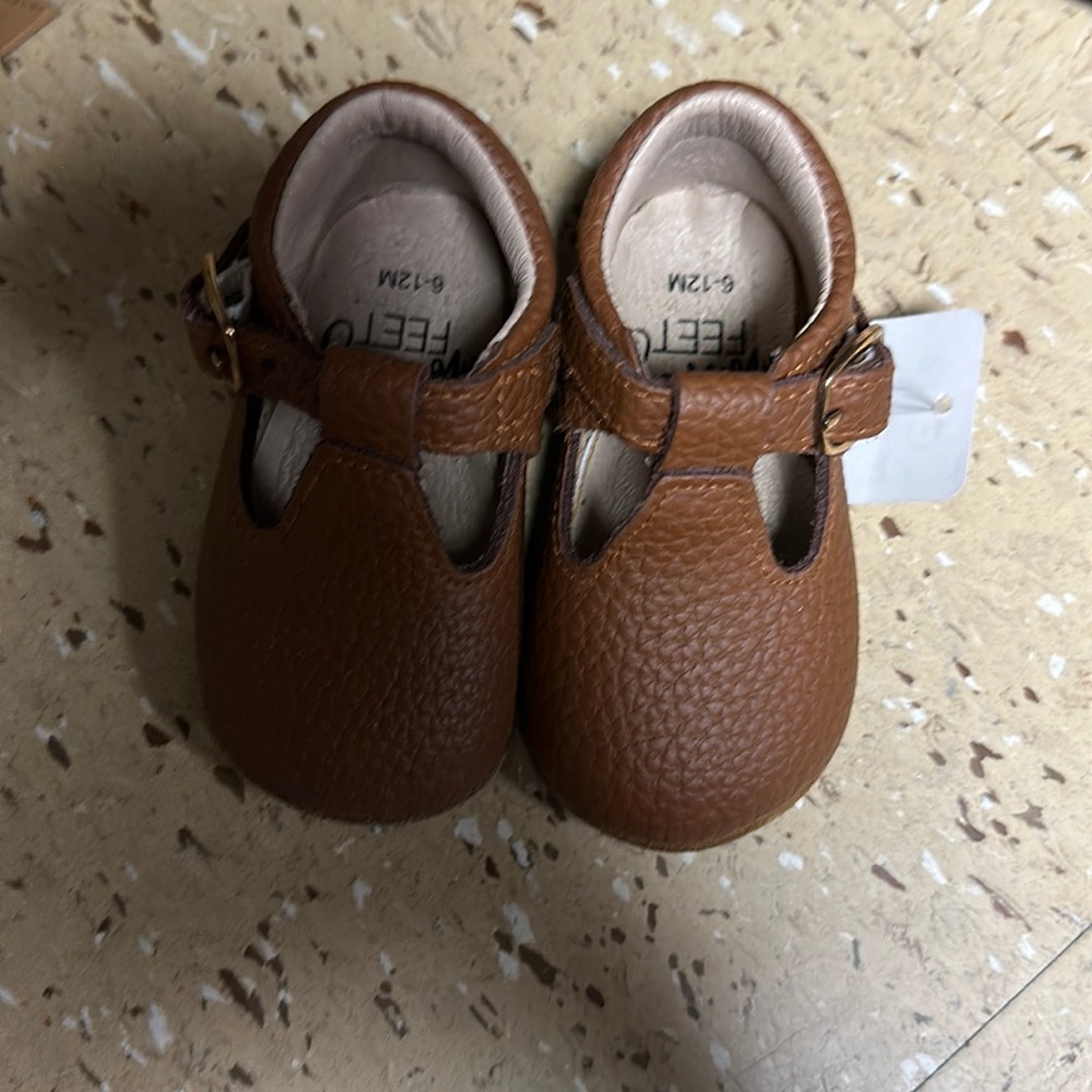 Monkey feet